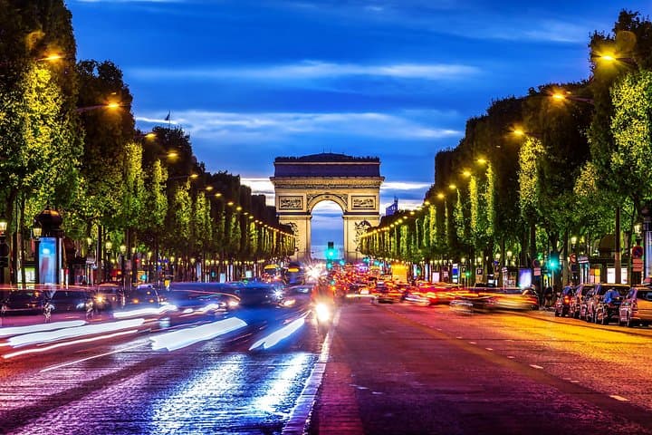 Tour Privado de Medio Día en París con un Conductor — foto 3