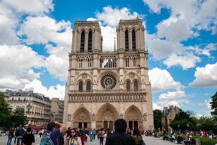 Geführte Wanderung zur Kathedrale Notre-Dame &amp; Île de la Cité — Foto 4