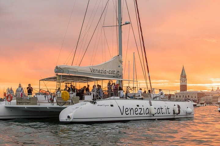 Crociera al Tramonto in Catamarano Jazz a Venezia — foto 3