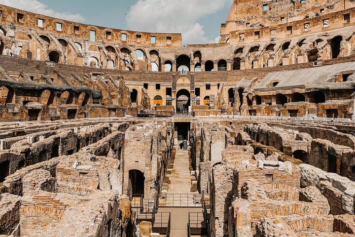 Pavimento dell'Arena del Colosseo e Porta della Morte dei Gladiatori max 10 pax — foto 2