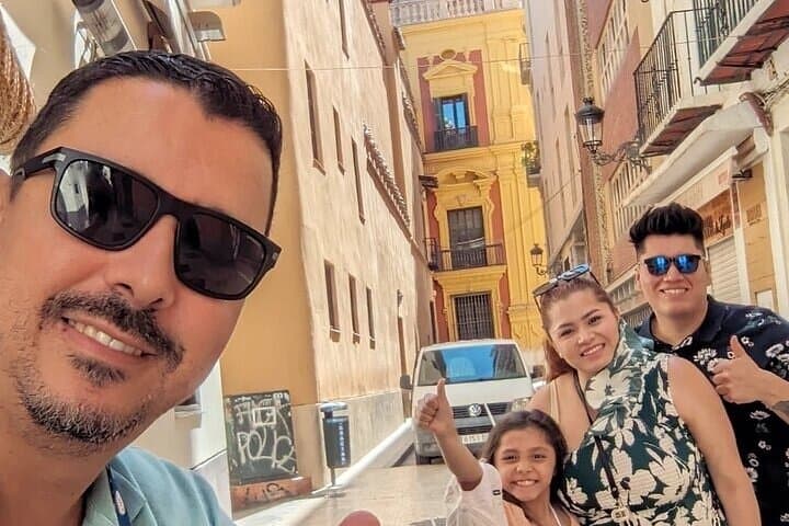 Malaga Privattour: Alcazaba, Markt, Kathedrale & Picasso — Foto 3