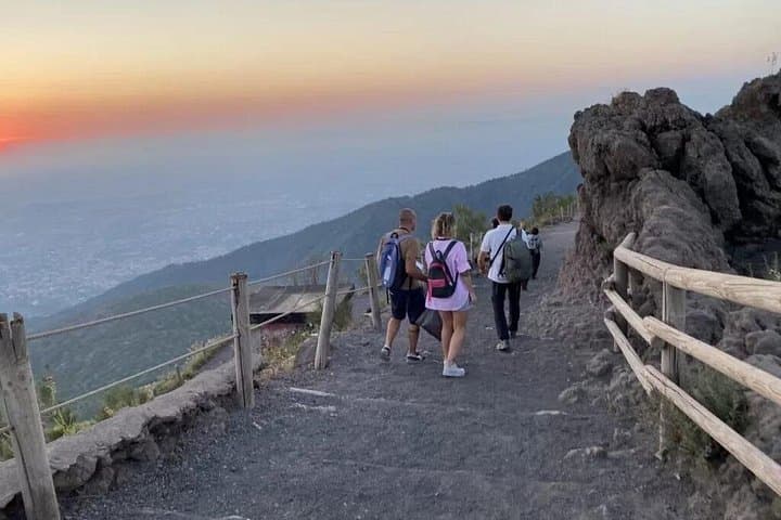 Ganztägige Tour zu den Ruinen von Pompeji und dem Vesuv ab Neapel — Foto 2