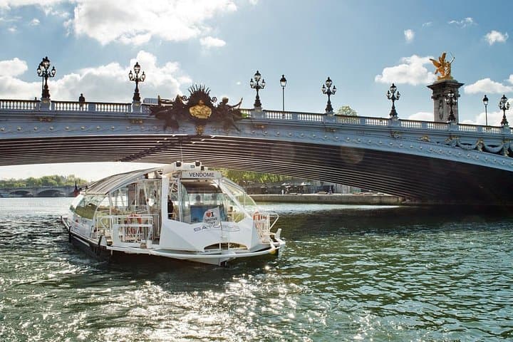 Batobus Hop-On Hop-Off Kreuzfahrt & Audiotour in Paris — Foto 4