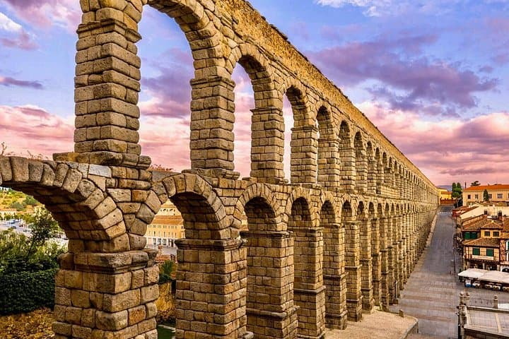 Tour di Gruppo Ridotto a Segovia e Avila da Madrid — foto 3