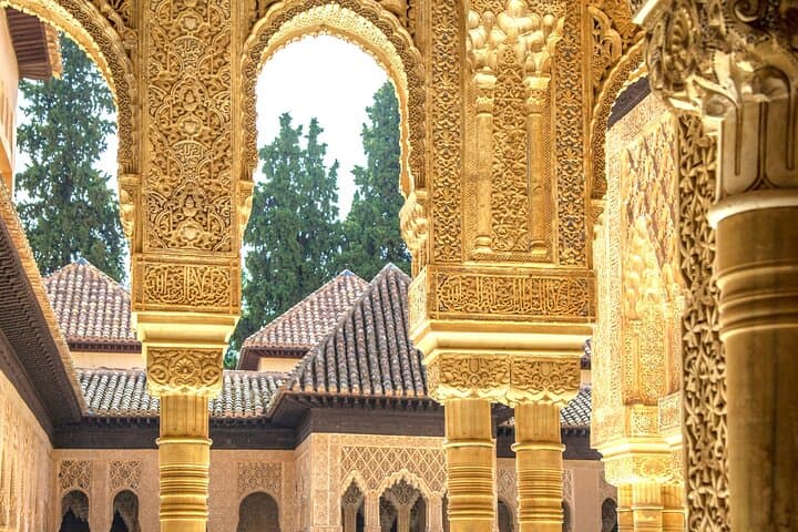 Tour Privado de la Alhambra con Recogida en Marbella o Málaga