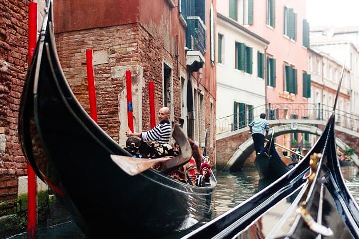 Venedig Tour: Skip-Line St. Markus & Gondelfahrt — Foto 5