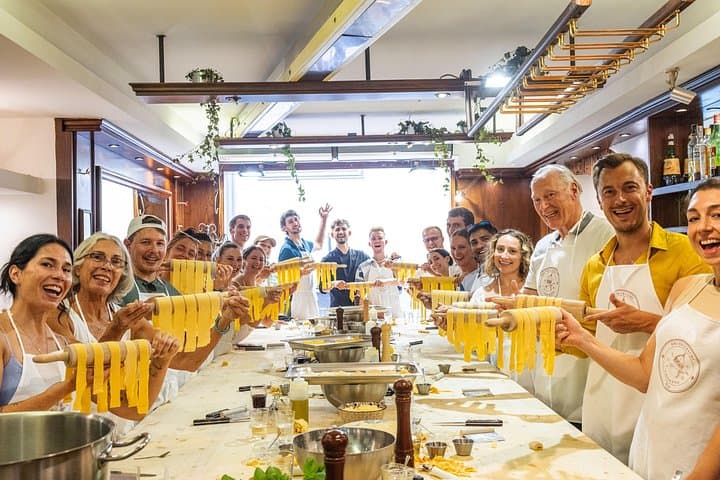 Flambé Käserad Trüffelpasta-Kurs & Tiramisù in Florenz