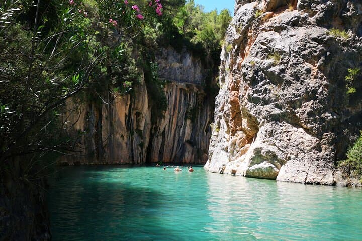 Escapada a Montanejos: Aguas Curativas y la Cascada de los Enamorados — foto 2