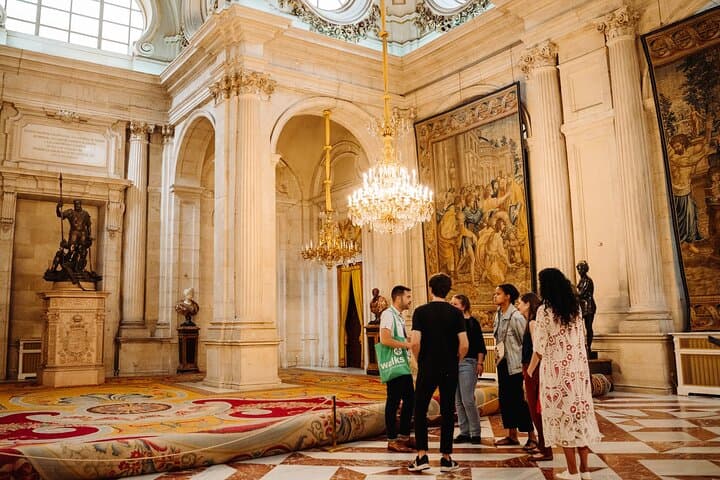 Visite de Madrid en une journée : Palais Royal, Centre historique et Musée du Prado — photo 1
