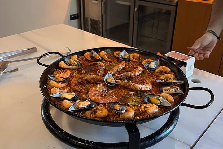 Rooftop Paella Showcooking und Sangría in Sevilla — Foto 4