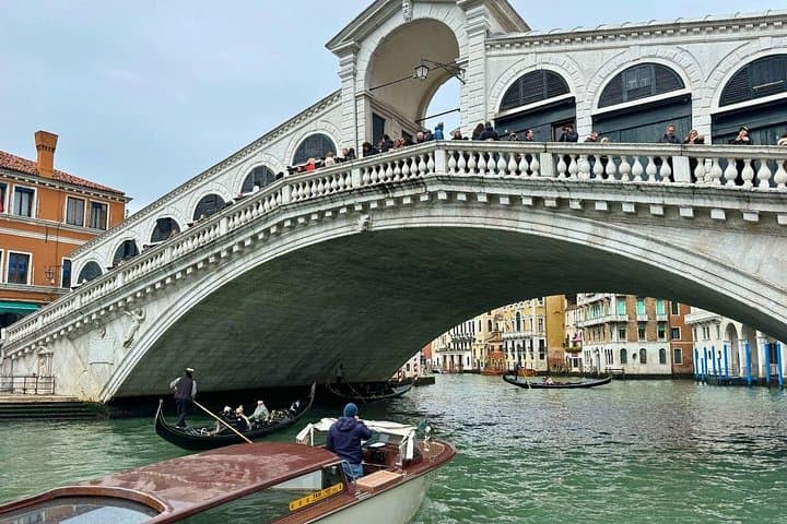 Private Grand Canal Highlights und Rialto-Brücke Bootstour in Venedig