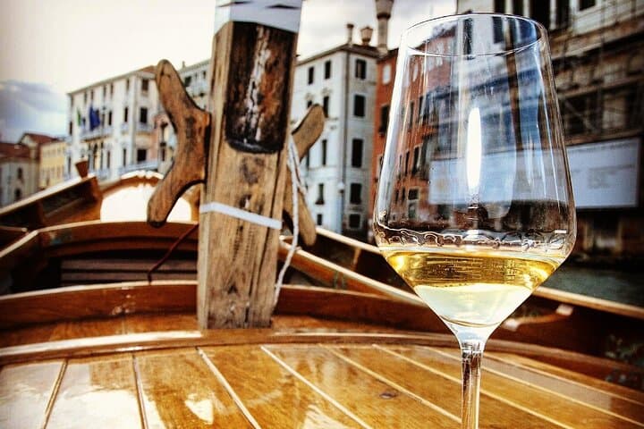 Venecia: Magia al Atardecer en Barco Vintage — foto 2