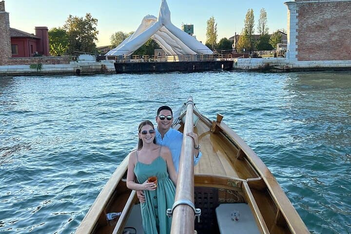 Venecia: Magia al Atardecer en Barco Vintage — foto 4