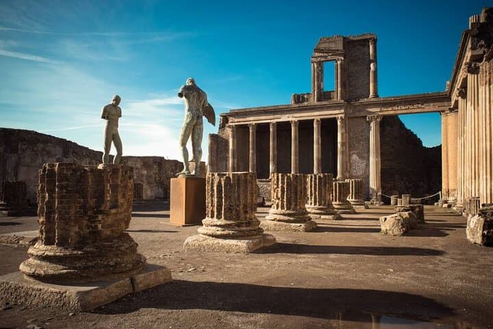 Tagesausflug nach Capri und Pompeji von Neapel — Foto 5