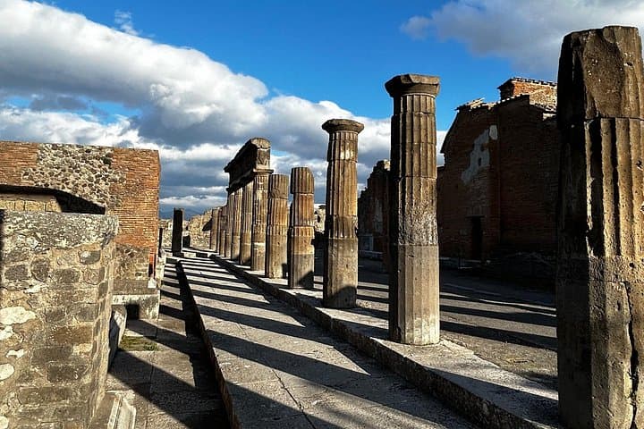 Pompeji und Vesuvius Wanderung Kleine Gruppe Prioritätszugang von Neapel — Foto 4