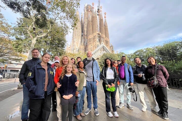 Sagrada Familia & Park Guell Tour in Barcelona — Foto 3