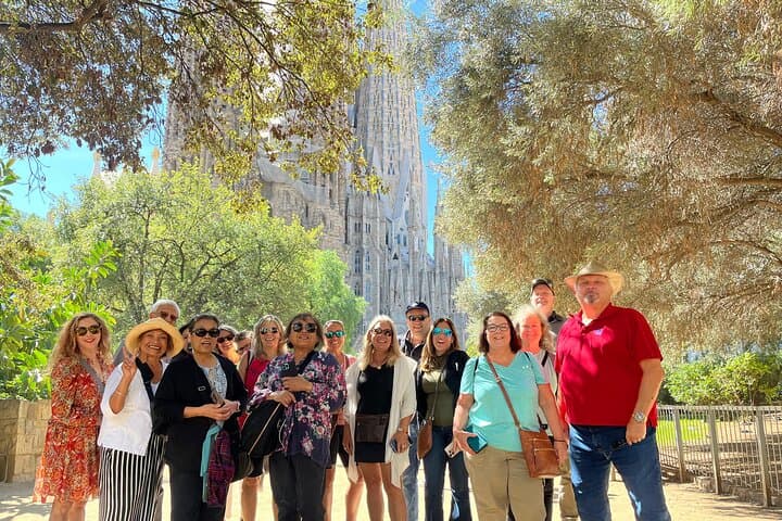 Sagrada Familia & Park Guell Tour in Barcelona — Foto 2