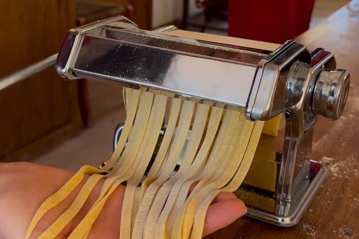 Cours de cuisine avec dégustation de vin dans une ferme — photo 2