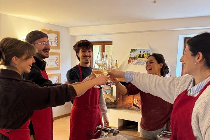Cours de cuisine avec dégustation de vin dans une ferme — photo 5