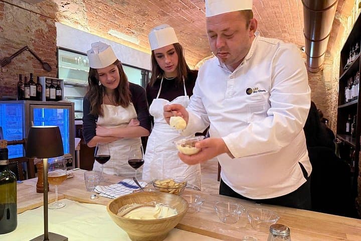 Florenz Pasta- und Tiramisu-Kochkurs mit unbegrenztem Wein — Foto 2