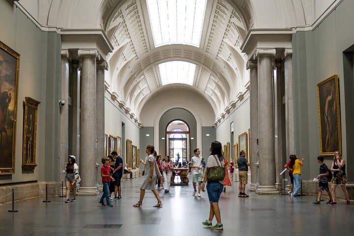 Tour di Gruppo Ridotto al Museo del Prado Salta la Coda Max 7 Persone — foto 4