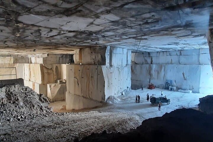 Carrara: Aventura Exclusiva en las Cuevas de Mármol en un 4x4 — foto 2