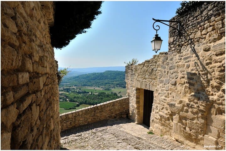 Gordes, Roussillon &amp; Fontaine-de-Vaucluse Tour — photo 5