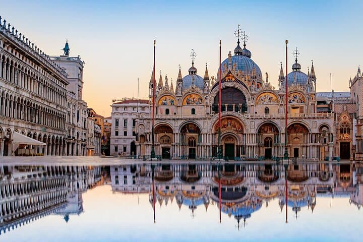 Tour Guidato della Basilica di San Marco e del Palazzo Ducale con Giro in Gondola