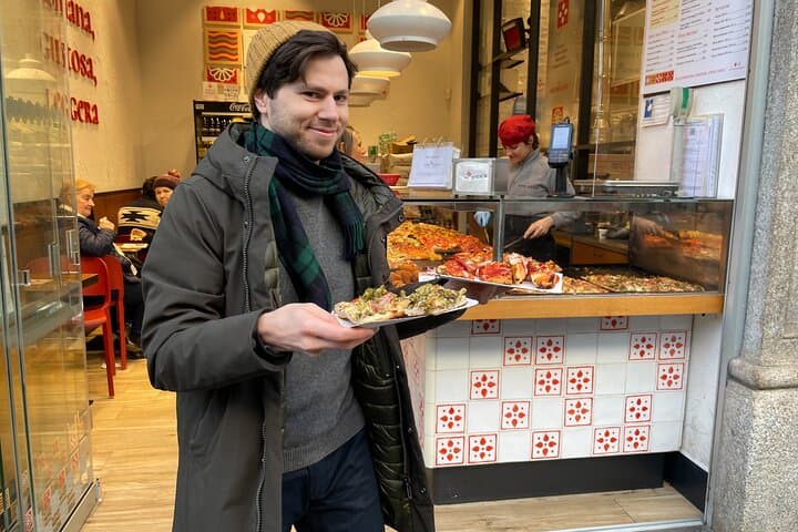 Visite historique de Milan et dégustation de street food avec vin — photo 2