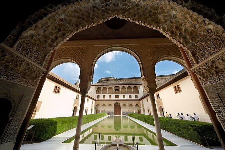 Tour con acceso reservado a la Alhambra, los Palacios Nazaríes y el Generalife — foto 5
