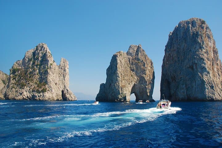 Tour di Capri via Terra e Mare in Gruppo da Salerno — foto 2