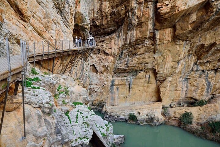 Caminito del Rey desde Málaga: Transporte en autobús de ida y vuelta + Guía Oficial — foto 5