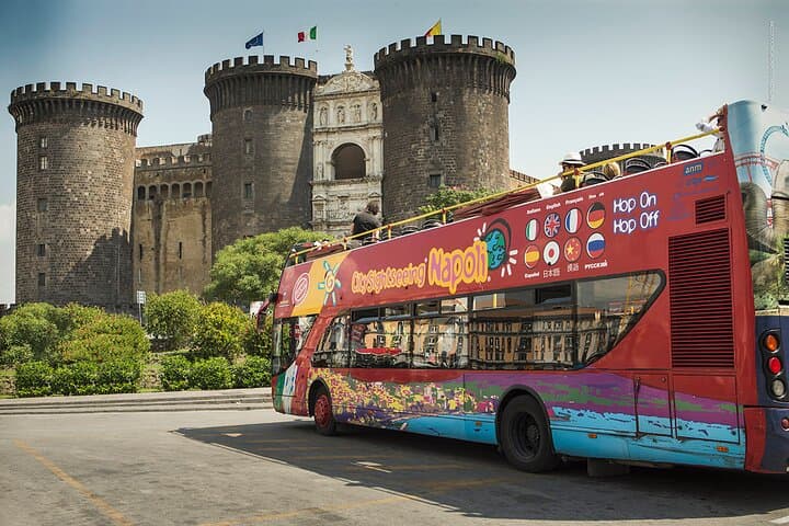 Tour in autobus hop-on hop-off a Napoli