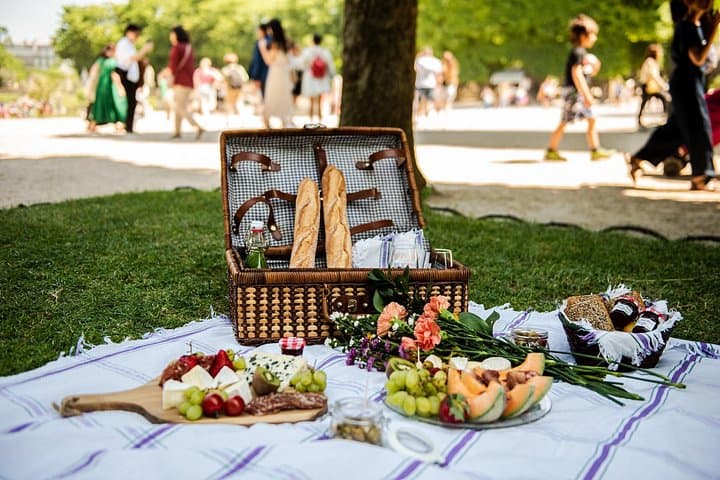 Pariser Romantisches Picknick — Foto 3