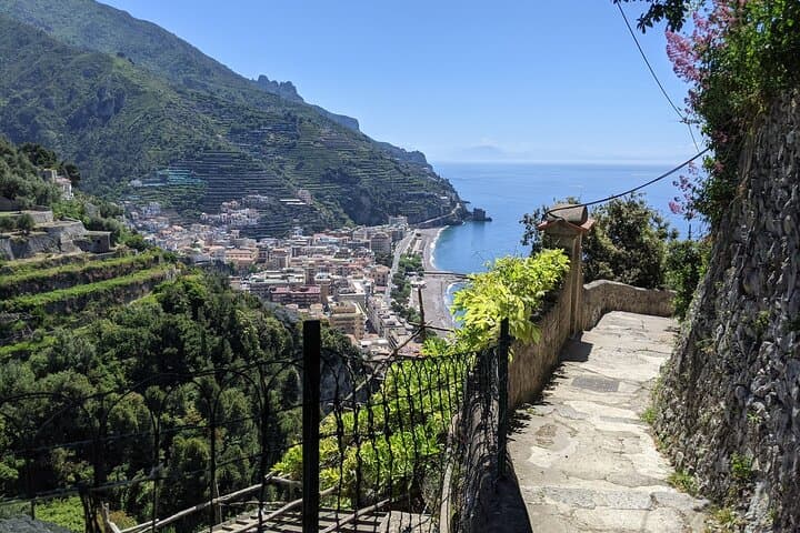 Tour condiviso di trekking sul Sentiero dei Limoni