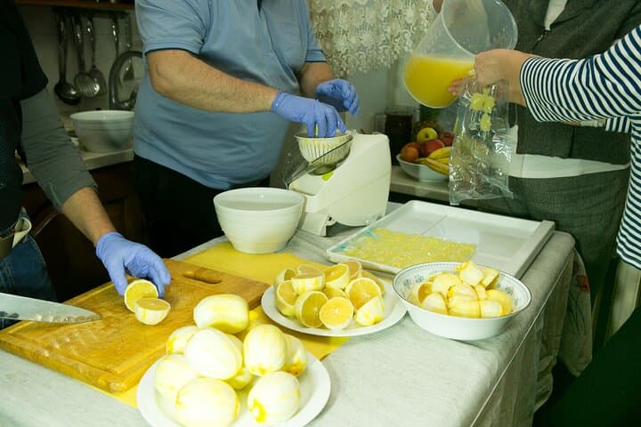 Amalfi Limoncello Tour, Verkostungsgutschein oder Herstellungskurs — Foto 5