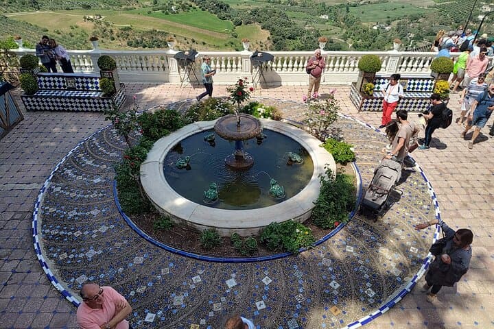 Découvrez Ronda et Setenil de las Bodegas en une journée depuis Málaga — photo 5