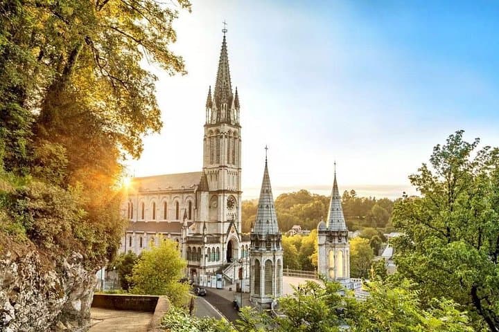Excursión guiada en grupo reducido de un día de Toulouse a Lourdes — foto 2