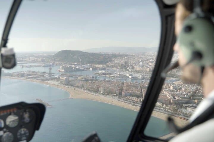 Offizieller Hubschrauberflug über Barcelona — Foto 4