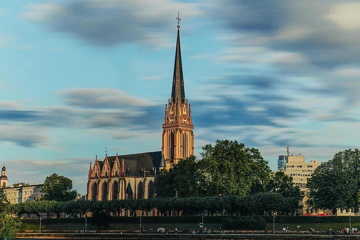 Tour di 12 ore a Francoforte da Colonia con servizio fotografico gratuito
