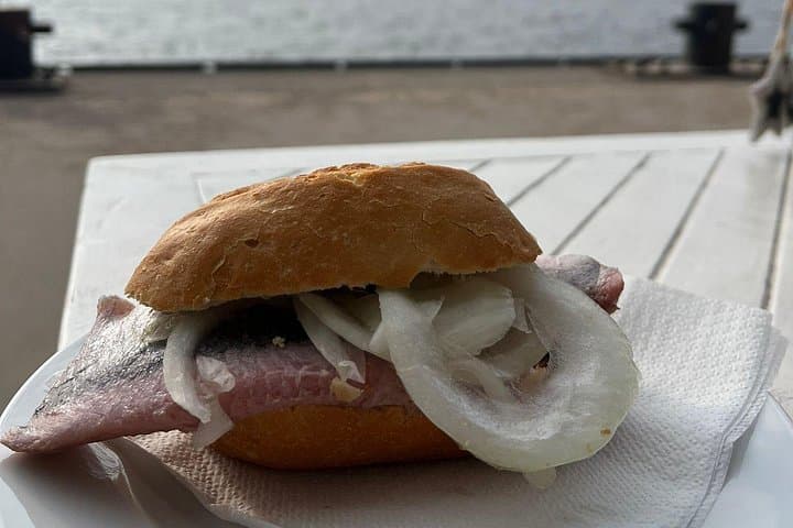 Hamburg Food Tour mit vollem Essen und Getränken — Foto 3