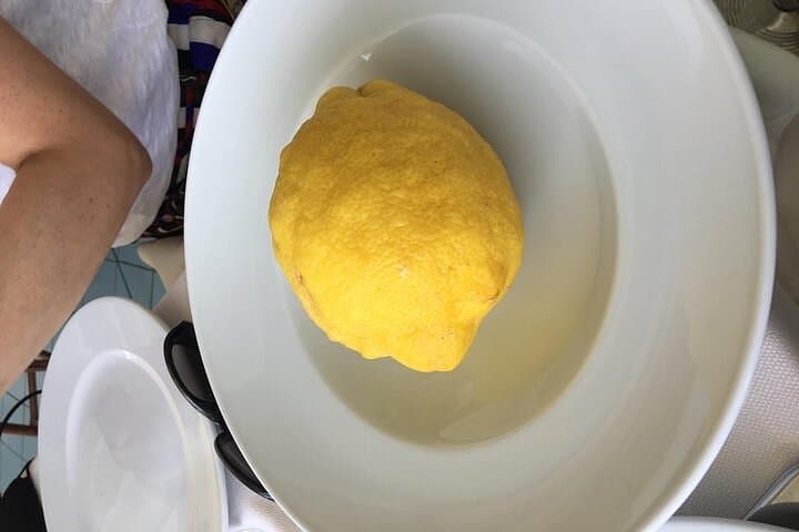 Olio d'Oliva al Limone e Mozzarella sulla Costiera Sorrentina — foto 2