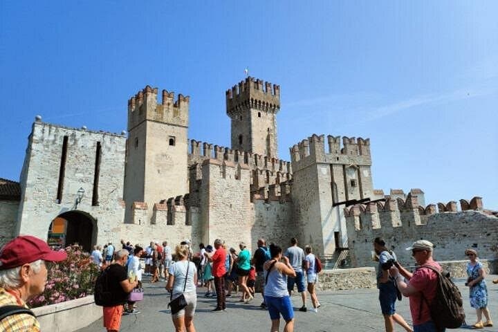 Pagus Wine Tours® - Sirmione mit dem Boot und Amarone - Ganztägige Tour — Foto 3