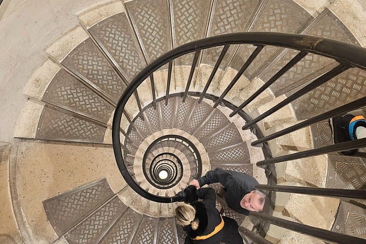 Basilica del Sacré-Cœur con Tour a Piedi di Montmartre — foto 4