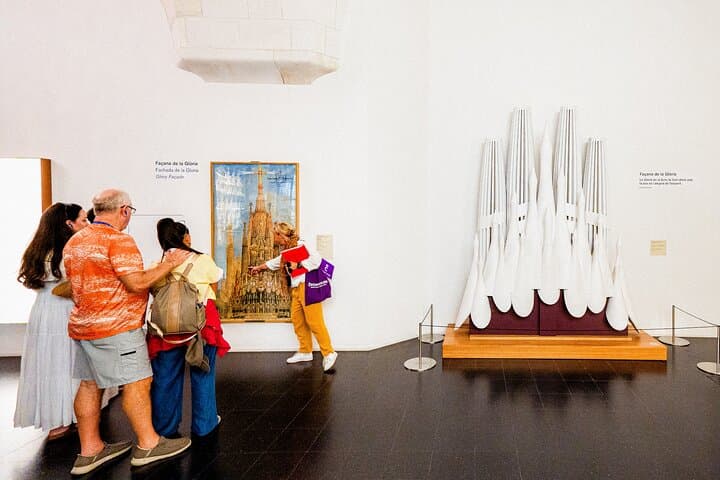 Tour VIP della Sagrada Familia Salta la Fila — foto 2
