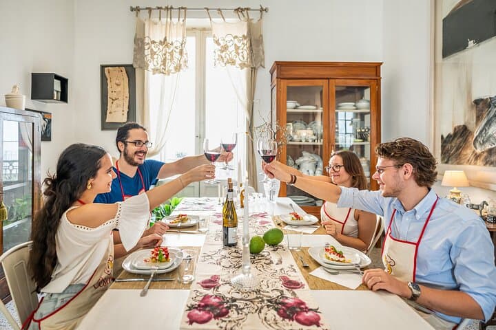Corso di Cucina Tradizionale dei Tortellini in Casa Locale a Bologna — foto 4