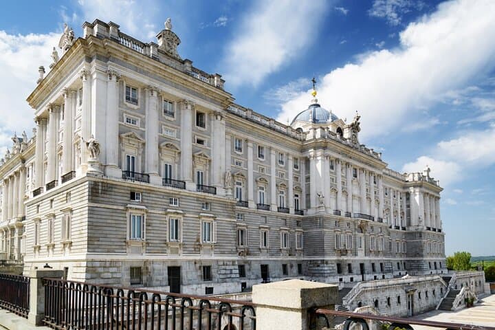 Entrada al Palacio Real de Madrid — foto 2