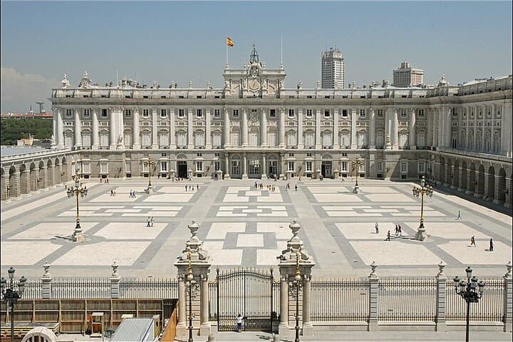 Entrada al Palacio Real de Madrid — foto 3