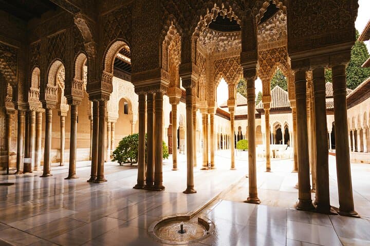 Tour del Palazzo dell'Alhambra - Granada, Spagna