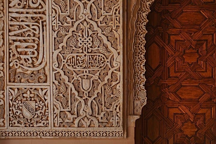 Visite Guidée de l'Alhambra et du Generalife avec Accès Prioritaire — photo 3